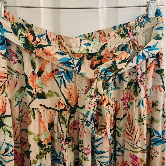 HP🥳Floral Skirt - Picture 2 of 5